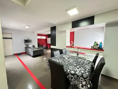 Venta casa de 3  dormitorios  2 habitaciones en La Florida. Apto crédito.