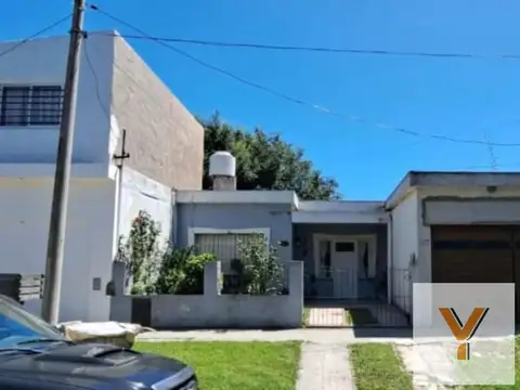 Casa en venta - 2 Dormitorios 2 Baños - Mar del Plata