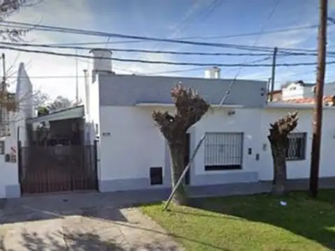 Casa 7 ambientes con 3 baños