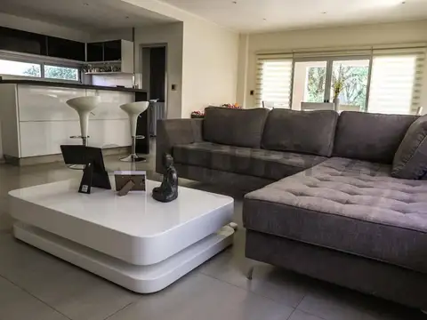 Casa 4 ambientes con 4 baños