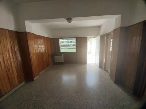 Casa en Venta con 4 cocheras
