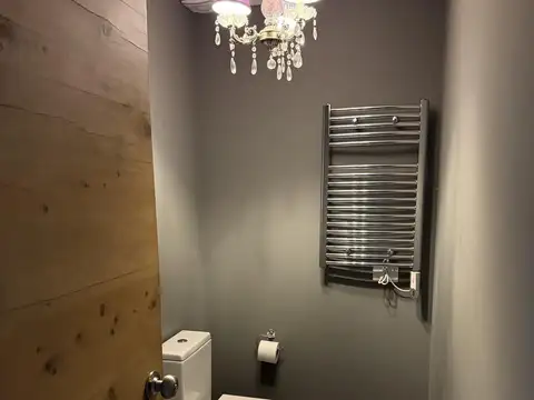 Casa en Alquiler con 2 cocheras