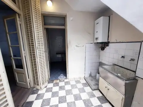 (VENTA EN BLOCK) 4 PH EN JOAQUIN V. GONZALEZ AL 1900 EN LOTE DE 7.79X45.77 MTS - 357 M2 DE LOTE