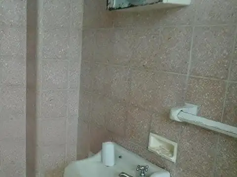 8 E/ 46 Y 47: DEPTO EN VENTA DE 3 DORMITORIOS