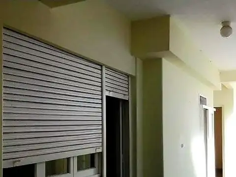 8 E/ 46 Y 47: DEPTO EN VENTA DE 5 DORMITORIOS