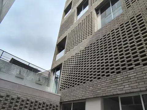 Dpto, 2 ambientes en PB con un amplio patio propio