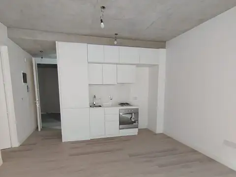 Dpto, 2 ambientes en PB con un amplio patio propio