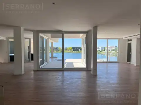 CLL. Alquiler casa 5 ambientes al agua en Marinas, Puertos. Escobar