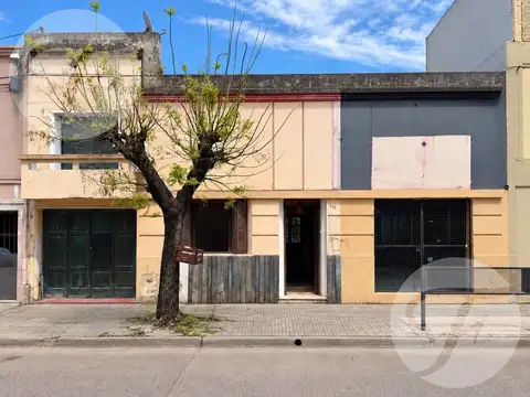 PROPIEDAD CENTRICA APTA PARA USOS MULTIPLES I GRAN POTENCIAL COMERCIAL O VIVIENDA | 192 M² DE LOTE