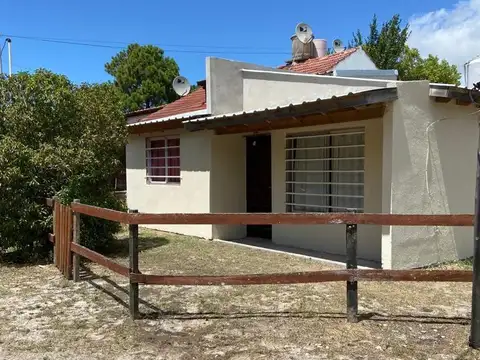 Casa en venta - 2 Dormitorios 1 Baño - 380Mts2 - San Clemente del Tuyú