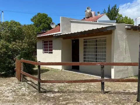 Casa en venta - 2 Dormitorios 1 Baño - 380Mts2 - San Clemente del Tuyú