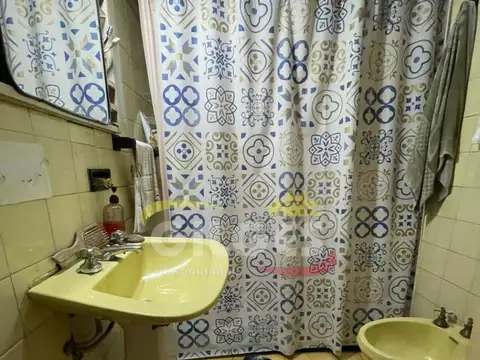 Venta Casa 3 Ambientes con  Local en Villa Luzuriaga sobre lote de 10x35M²