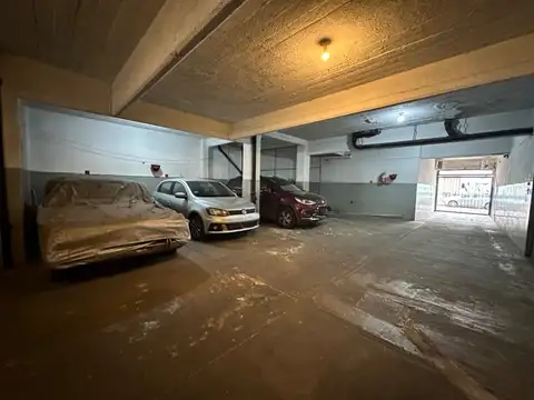 VENTA COCHERA PB. OLIVOS. METROS AV. MAIPU. 