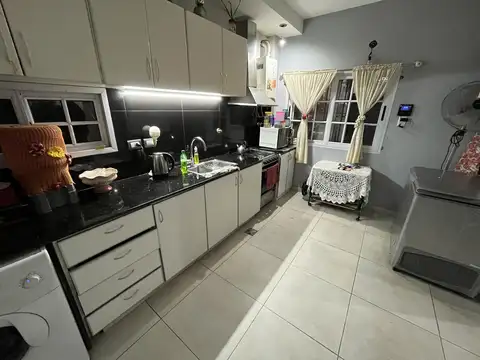 Depto Tipo Casa en Venta de 4 ambientes