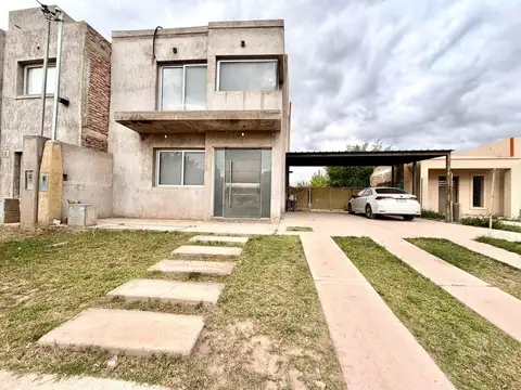 Casa 5 ambientes con 2 baños