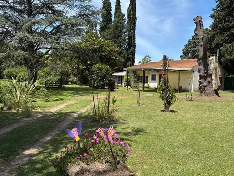 Fragata Sarmiento al 1700 ante esquina Rico
