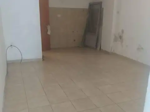 Local 44m2    Avellaneda  se puede financiar