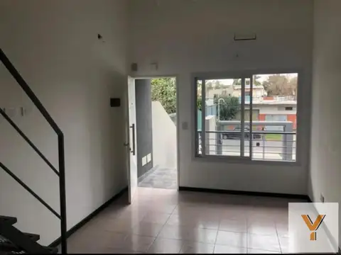 PH en venta - 1 Dormitorio 1 Baño - Castelar