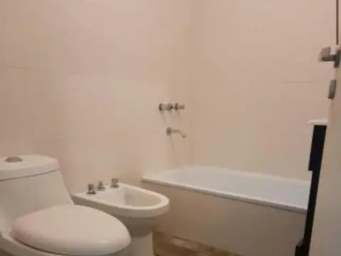 Depto Tipo Casa en Venta en Castelar, USD 82.000