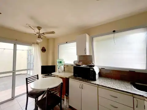 Depto Tipo Casa 4 ambientes con 2 baños