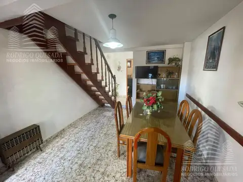 Depto Tipo Casa 4 ambientes con 2 baños