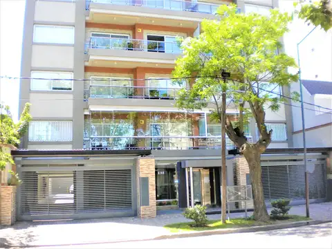 Monoambiente de Categoría. Edificio con SUM.