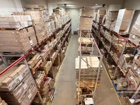 Excelente Depósito con oficinas - Excelente Estado - Venta o Alquiler