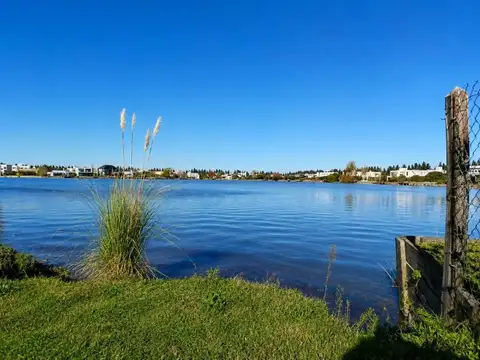 VENTA | TERRENO | BARRIO "CRUZ DEL SUR" - CANNING | 860mts2 A LA LAGUNA
