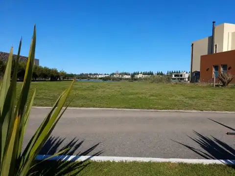 Terreno en Venta en Cruz del Sur, USD 85.000