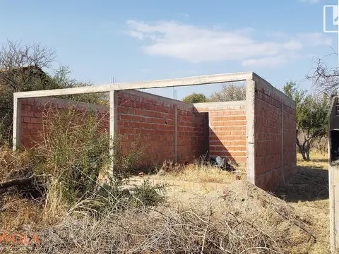 Lote con dos locales a terminar!