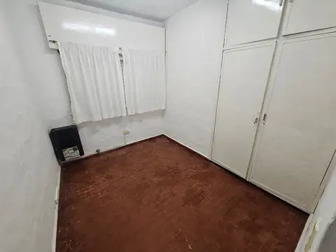 Sobre lote de 987 m2  frente  21 x fondo 47, EXCELENTE ENTORNO.