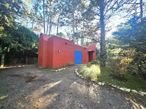 Sobre lote de 987 m2  frente  21 x fondo 47, EXCELENTE ENTORNO.