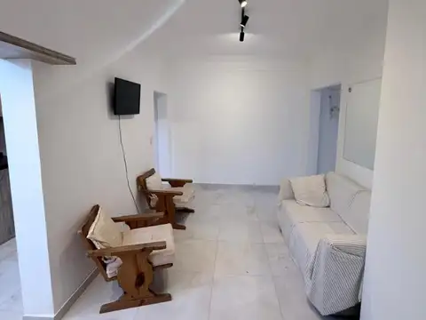 DEPARTAMENTO DE DOS AMBIENTES C/ESPACIO DE COCH  Z /SH0PPING