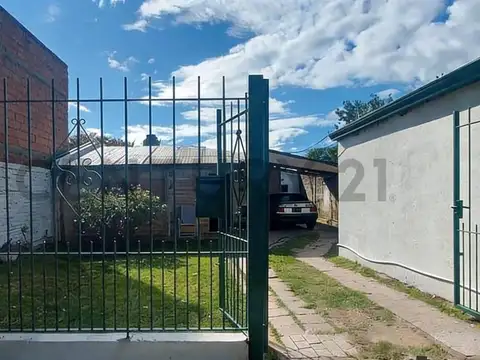 514 ENTRE 5 Y 6 .CASA EN VENTA DE DOS DORMITORIOS RINGUELET.