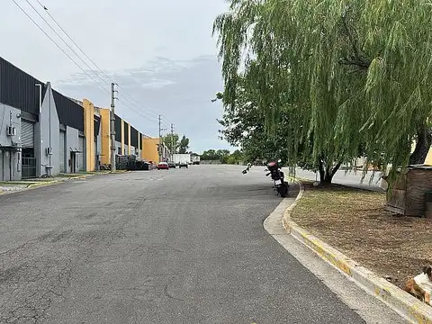 EXCELENTE DEPOSITO  MUTI INQUILINOS EN ALQUILER EN BERAZATEGUI.