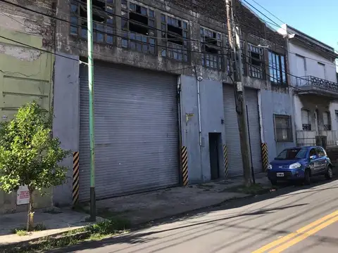 Cnel. Salvadores 687 Galpón en  la Boca.