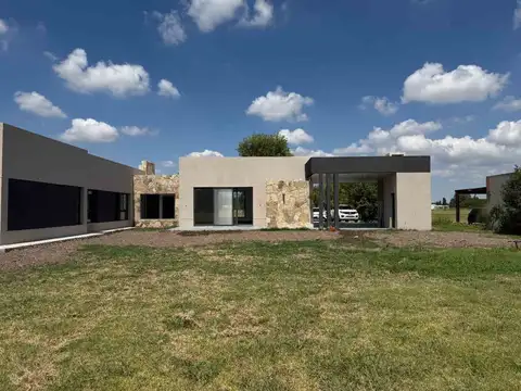 CASA EN VENTA A ESTRENAR  BARRIO LA ELINA LUJAN