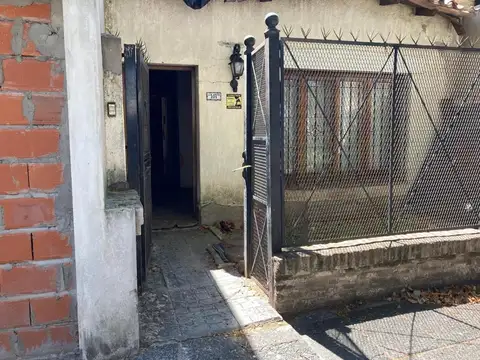 Juan B. Justo 200