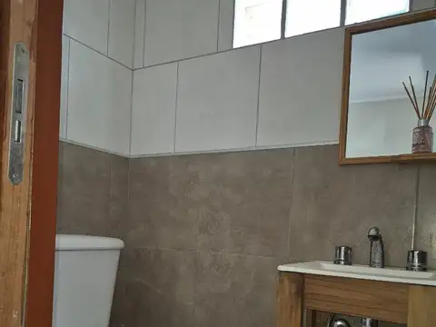 Obligado 100, Piso 1°