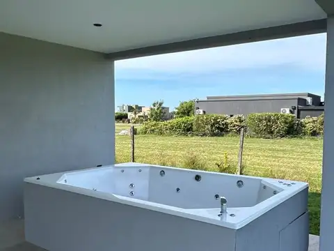 Casa en Venta en San Sebastian, USD 210.000