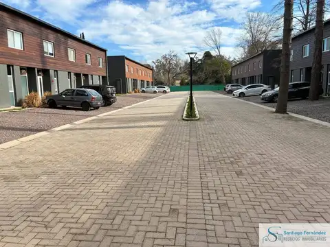 Dúplex en alquiler c/ cochera en Robles del Monarca