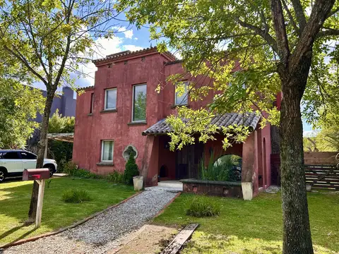 Casa en Alquiler de 3 dormitorios