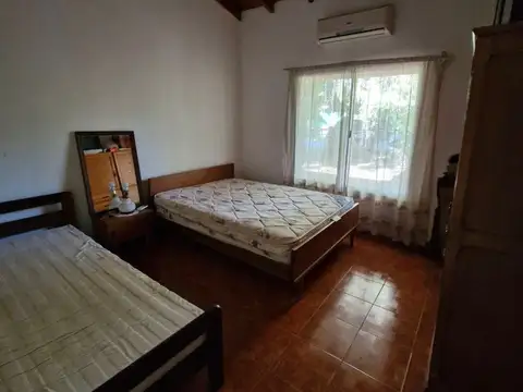 Casa en venta con quincho y pileta barrio El Rodeo