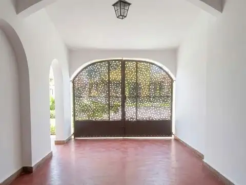 Ramirez de Velazco 100