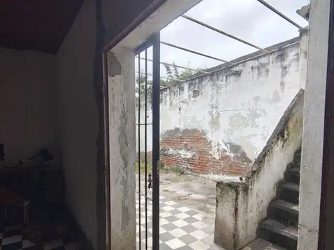 VENTA CASA C/DEPARTAMENTO - B°ECHEVERRIA - SM DE TUCUMAN