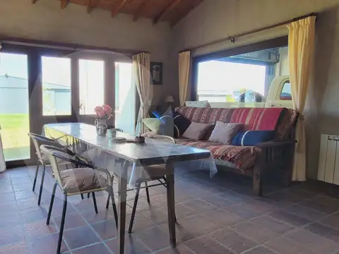 Casa 3 ambientes con 2 baños