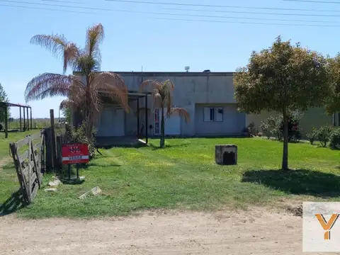 Casa en venta - 2 Dormitorios 2 Baños - 657Mts2 - Tres Sargentos 