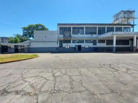 NAVE con Exelente Infraestructura y Ubicacion Logistica