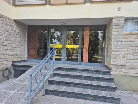 Lateral sur acceso este , Piso 2