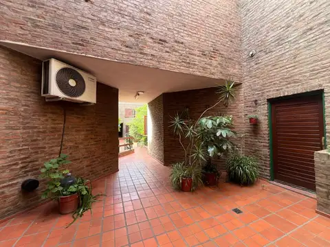 Casa en Venta en Adrogue, USD 180.000